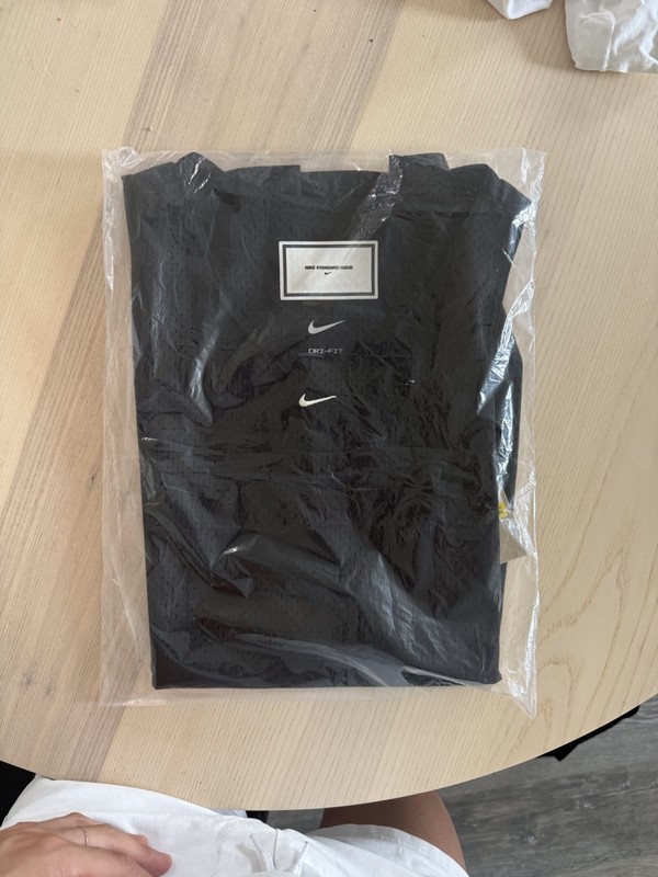 Nike Standard Issue Men's Practice Mesh Basketball Jersey gallery