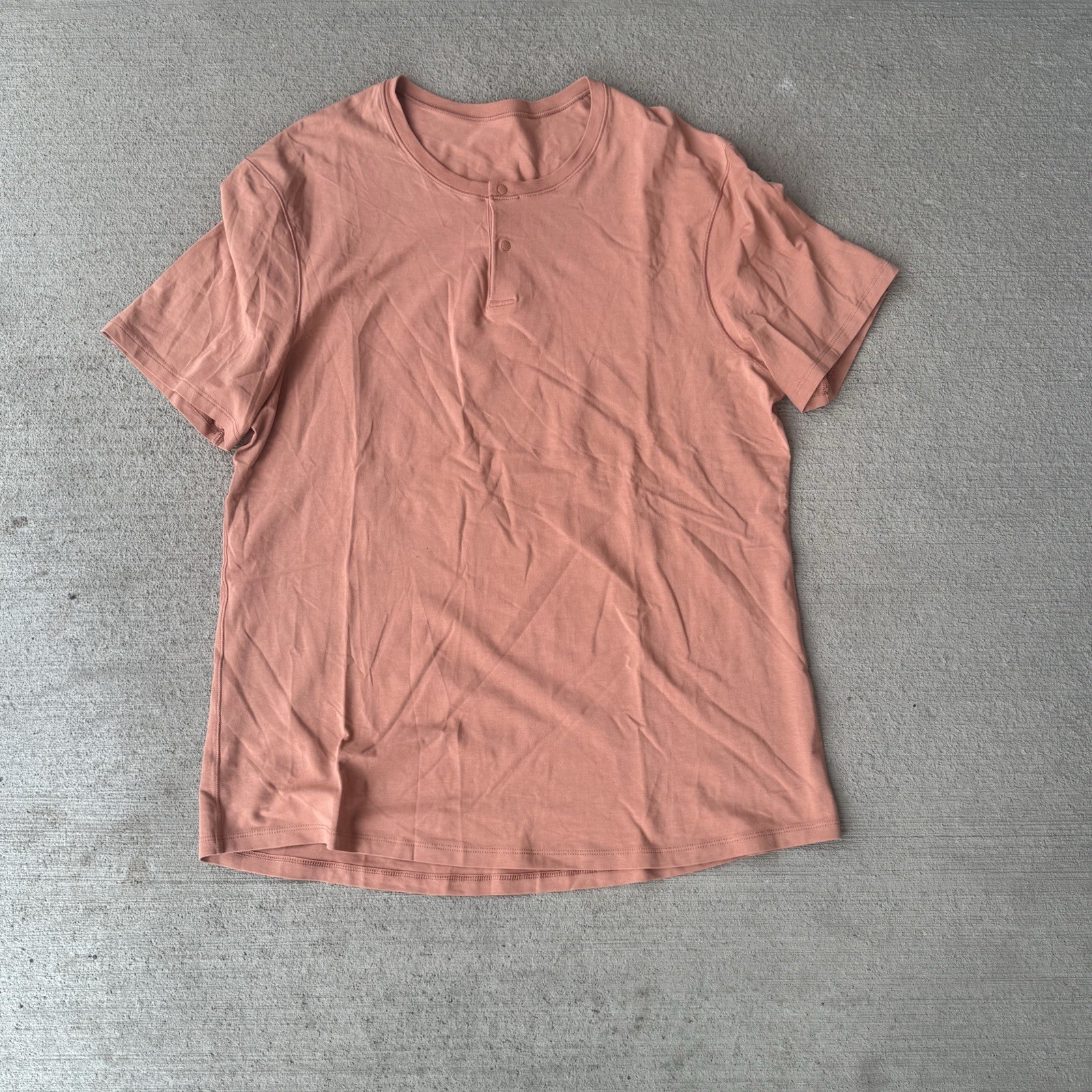LULULEMON Men’s 5 Year Basic Short Sleeve Henley Size XL Sedona Sunset Peach gallery