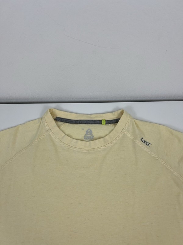 Tasc Carrollton Bamboo Performance T Shirt Mens Size M Medium Summer Yellow gallery