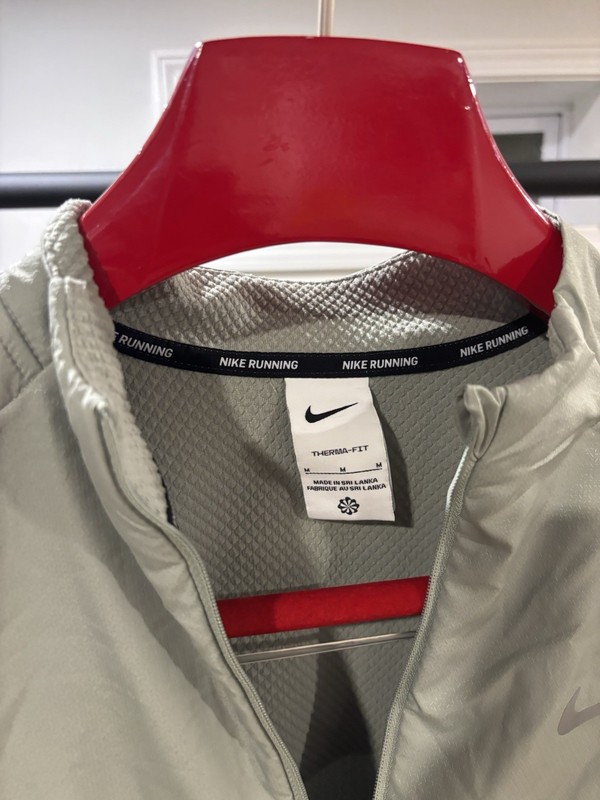 Medium Nike Sphere Element Medium M Therma-FIT Water-Repellent 1/2-Zip Running gallery