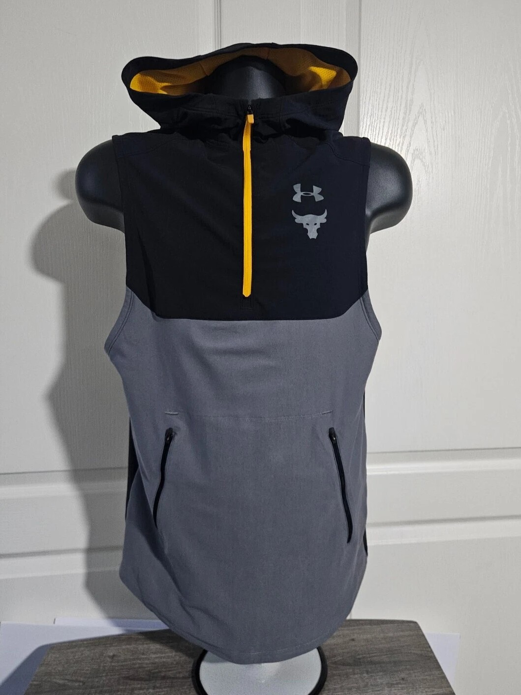 Project Rock X Under Armour Heat Gear Mens Size Small Gray Black And Yellow gallery