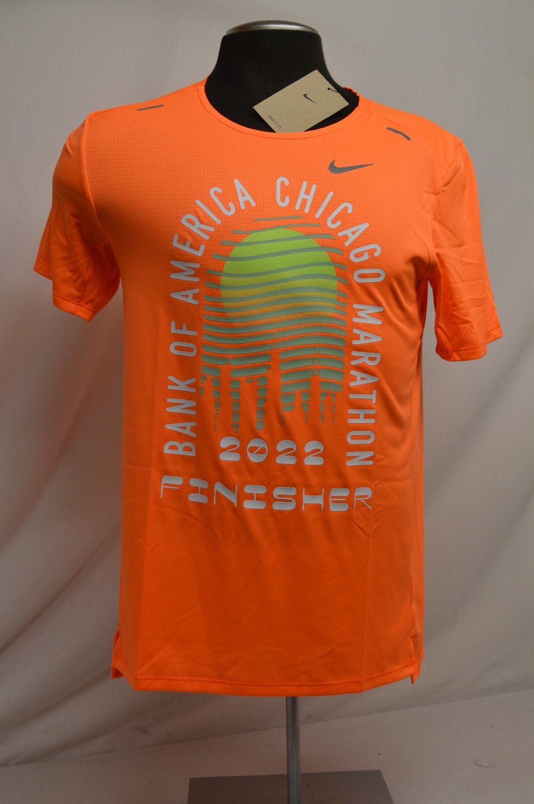 Nike Chicago Marathon 2022 Rise 365 Finisher Running Shirt DX4503-803 Mens SMALL gallery