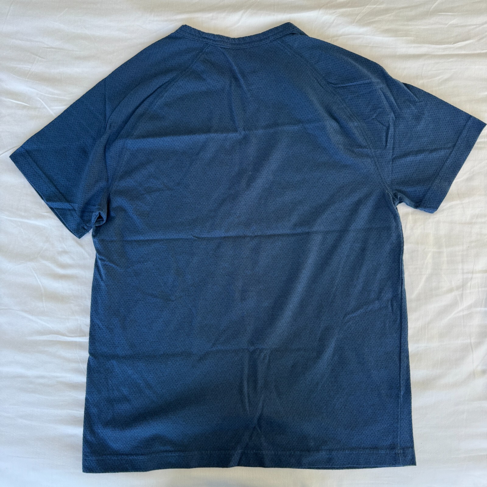 BANANA REPUBLIC LIGHT BLUE WORKOUT GYM DRI-FIT T-SHIRT QUICK DRY SIZE MEDIUM gallery