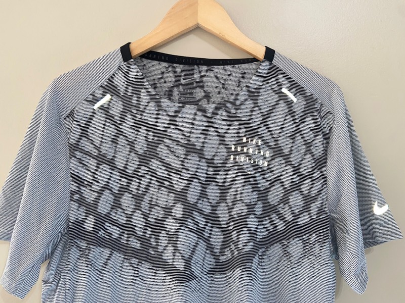 Nike Running Division Dri-Fit ADV Running Shirt Size M DQ4778-014 $80 NEW gallery
