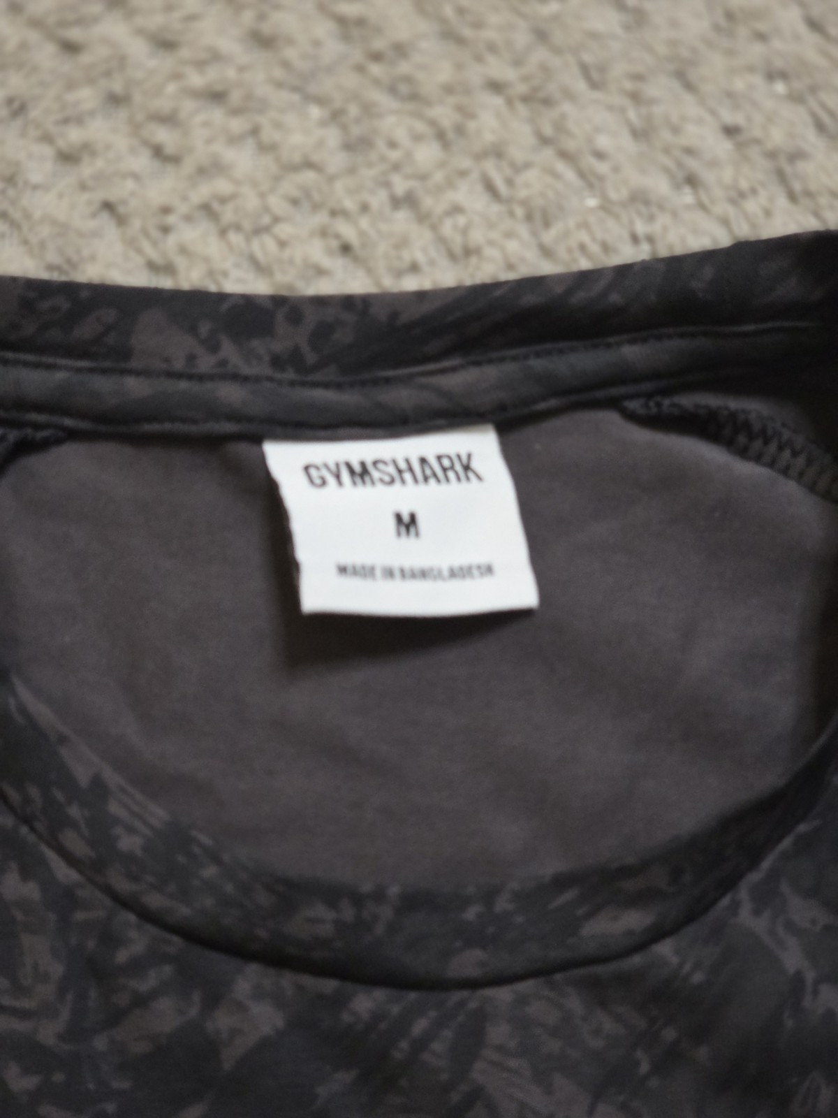 Men's Gymshark Long Sleeve Top Spellout Army Pattern NWOT Black/Brown Size M gallery