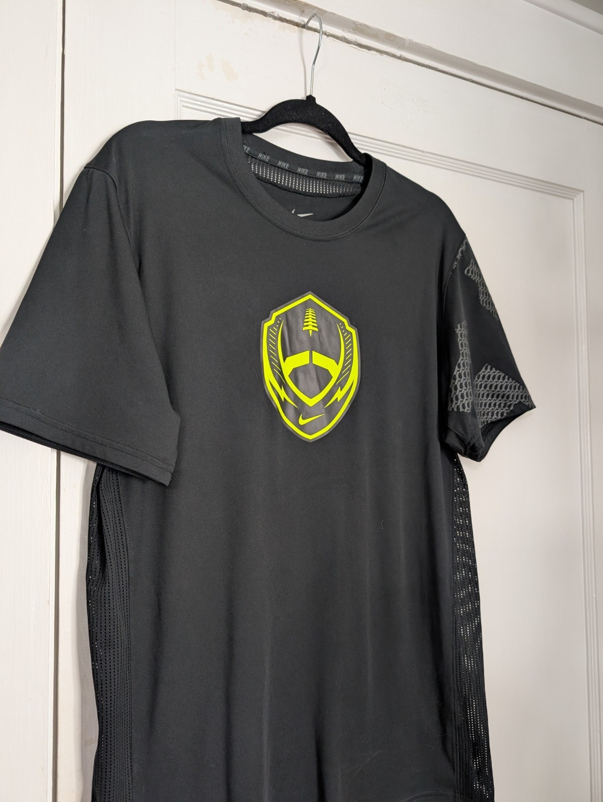 Nike Dri-FIT Football Shield Training T-Shirt Men’s L Large Black Volt Mesh Side gallery
