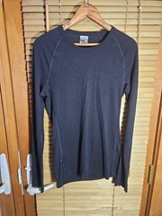 Flawed Icebreaker Body Fit 200 Merino Wool Base Layer Long Sleeve Shirt Men’s M