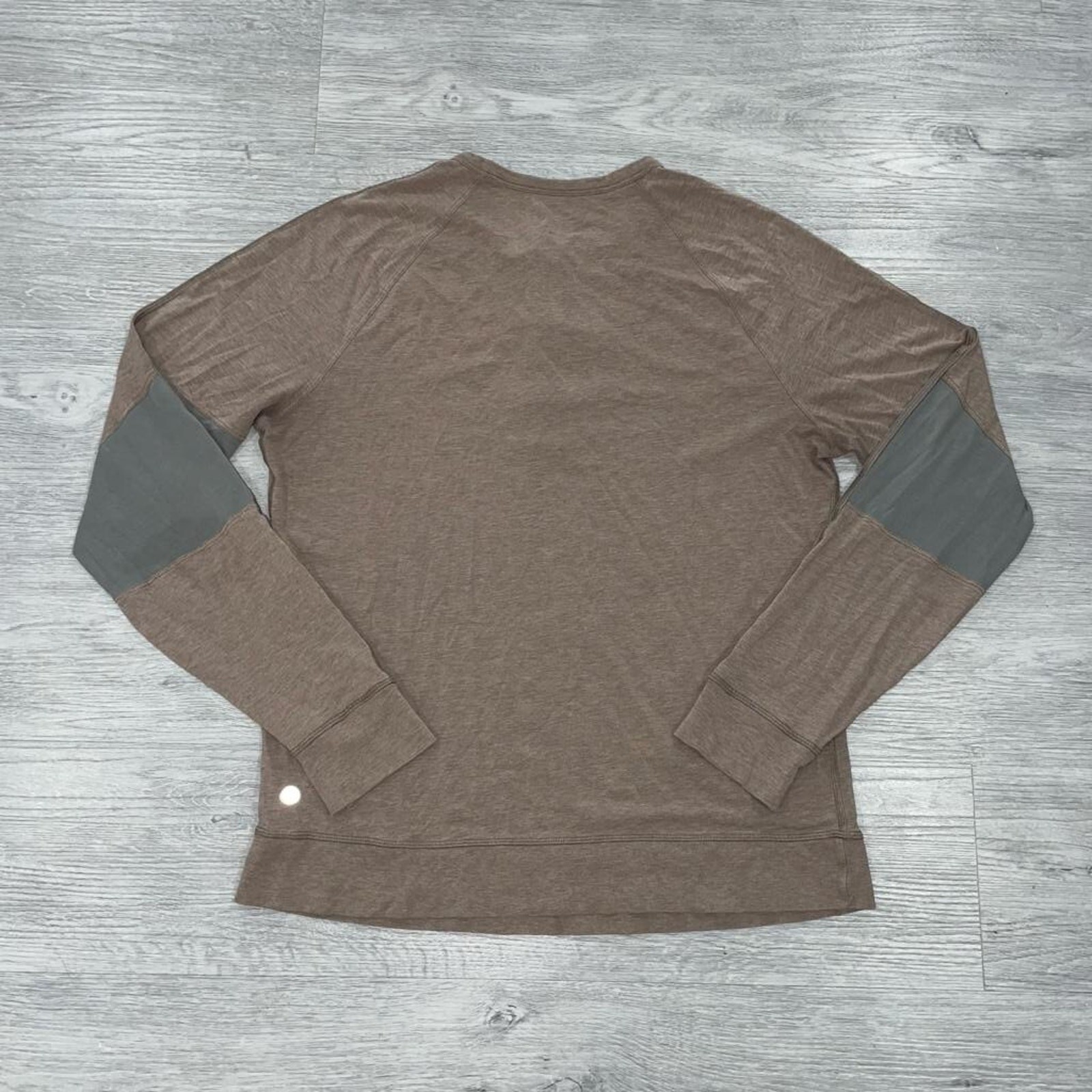Lululemon Men L? Synth Long Sleeve Heathered Soft Earth Henley Pullover Stretchy gallery