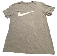 Nike Men’s Sportswear T-Shirt Active Short Sleeve Graphic Tee gray