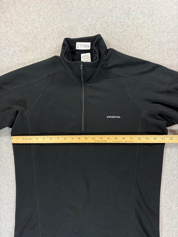 Patagonia PolarTec 1/2 Zip Base Pullover (Men's Large) Black gallery