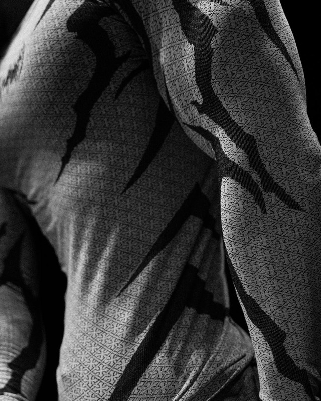 Breathedivinity Doom Tech™ Armored Longsleeve Compression [DIVINE WHITE] LARGE gallery