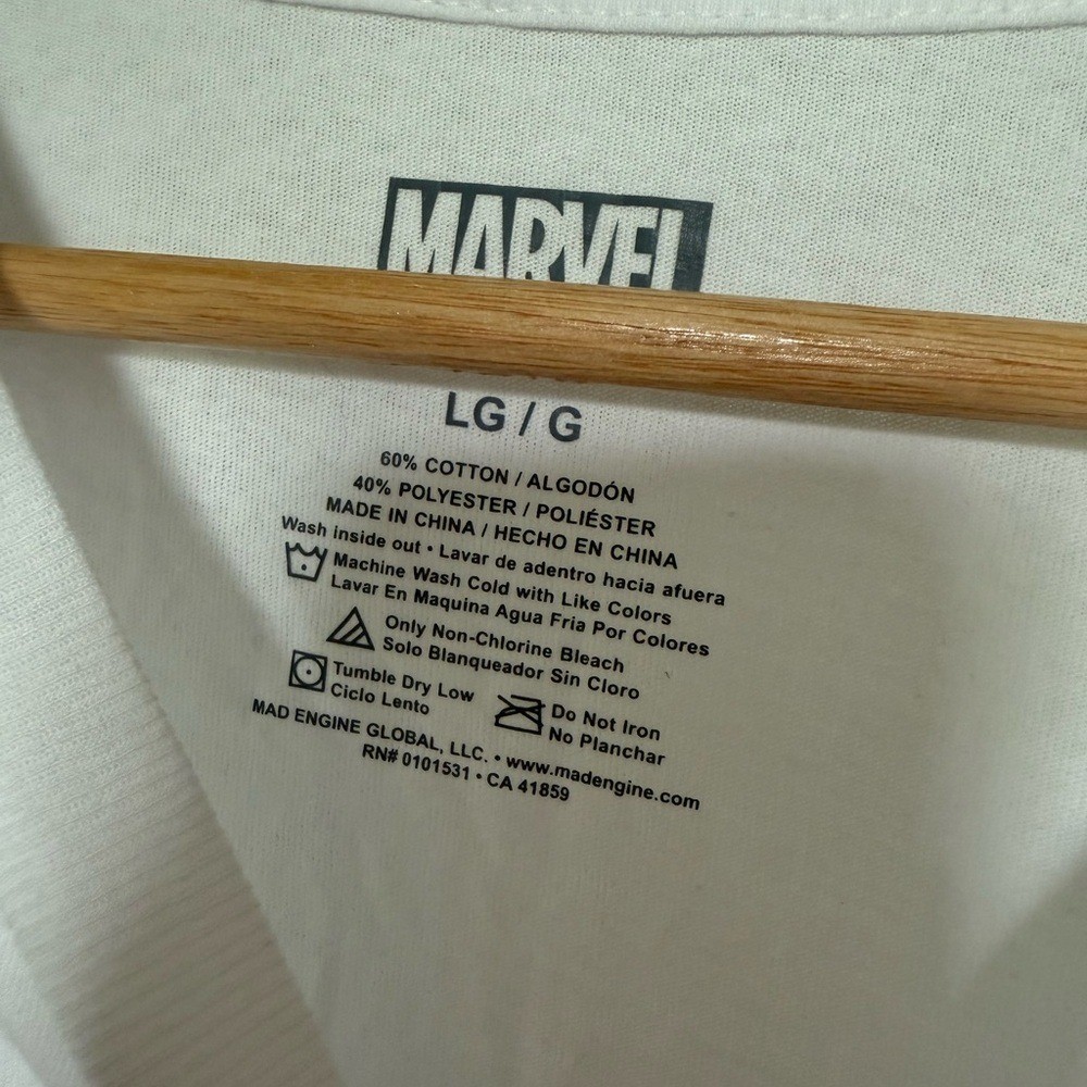 NEW Marvel Unisex Oversized Captain America Graphic Tee Size Large gallery