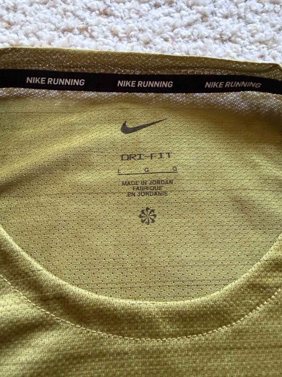 Nike Running Dri-FIT Men's Running Shirt Olive Green Reflective Size Large NWT gallery