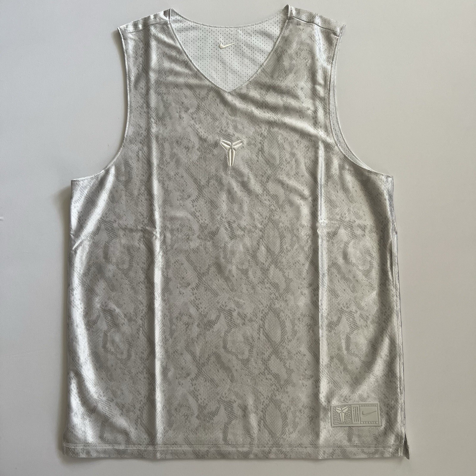 NIKE Kobe Standard Issue Men's Reversible Basketball Jersey White L FZ0934-100 gallery