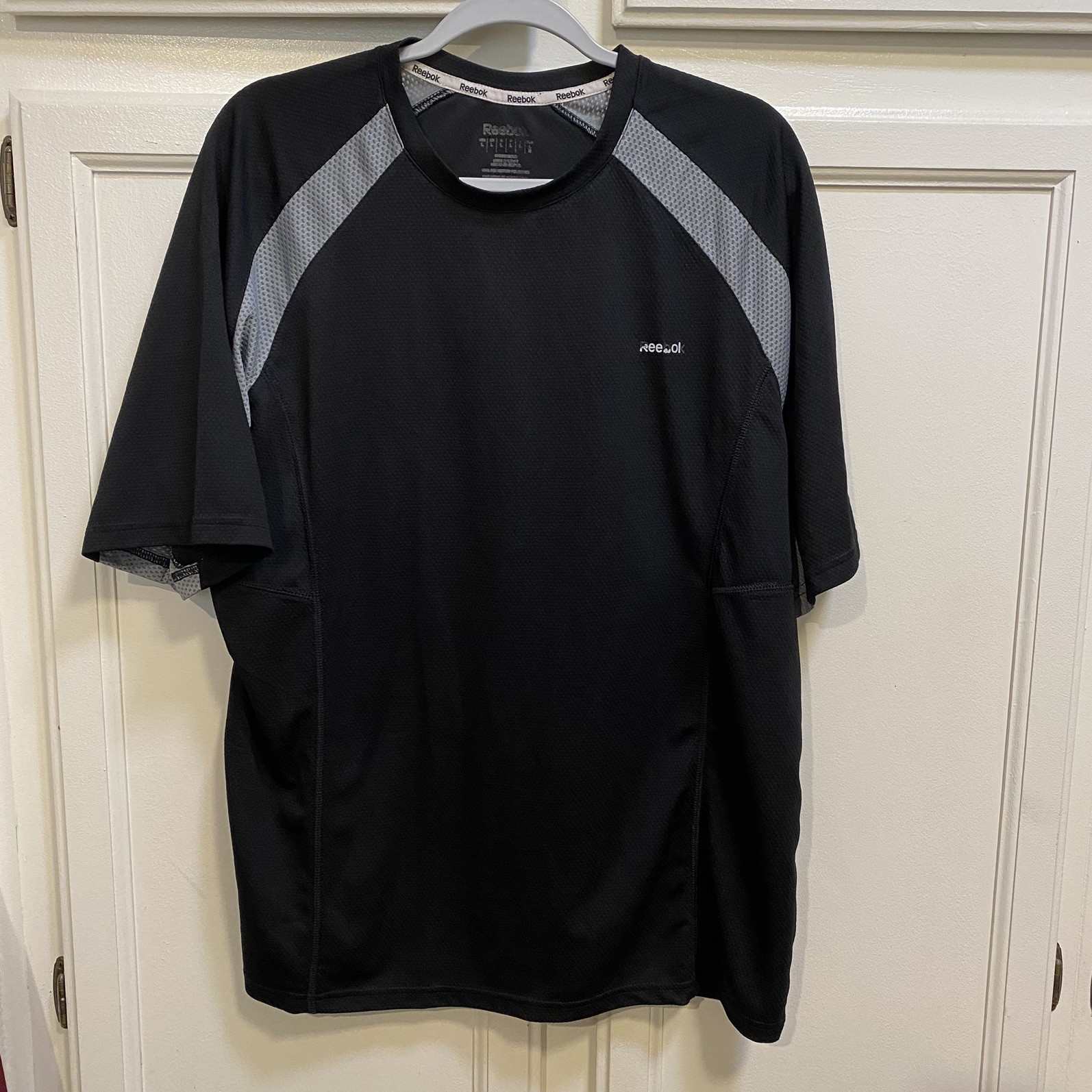 Reebok Black Male T-shirt Size L active Sport gallery