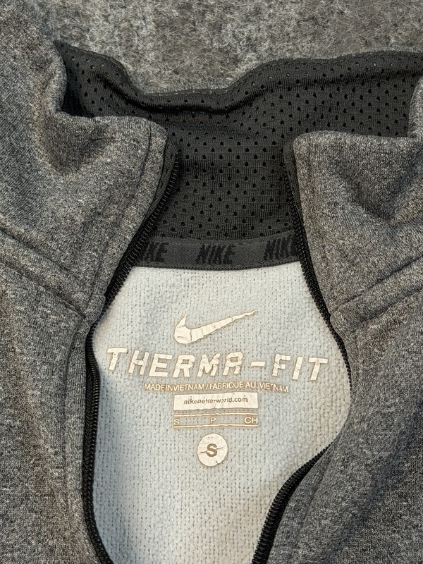 Nike Therma-Fit Quarter Zip Pullover Mens Small Gray Long Sleeve Swoosh gallery