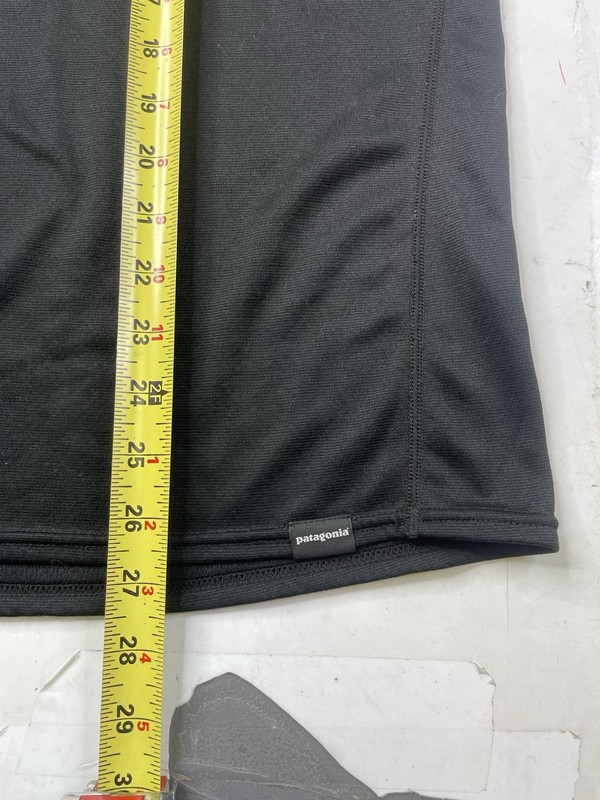 Patagonia Men’s Capilene Midweight Baselayer Crew Long Sleeve Shirt Black Medium gallery