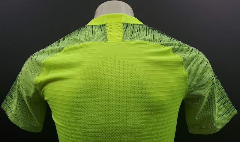 Nike Strike Vaporknit II Jersey, Volt/Black, Size S gallery