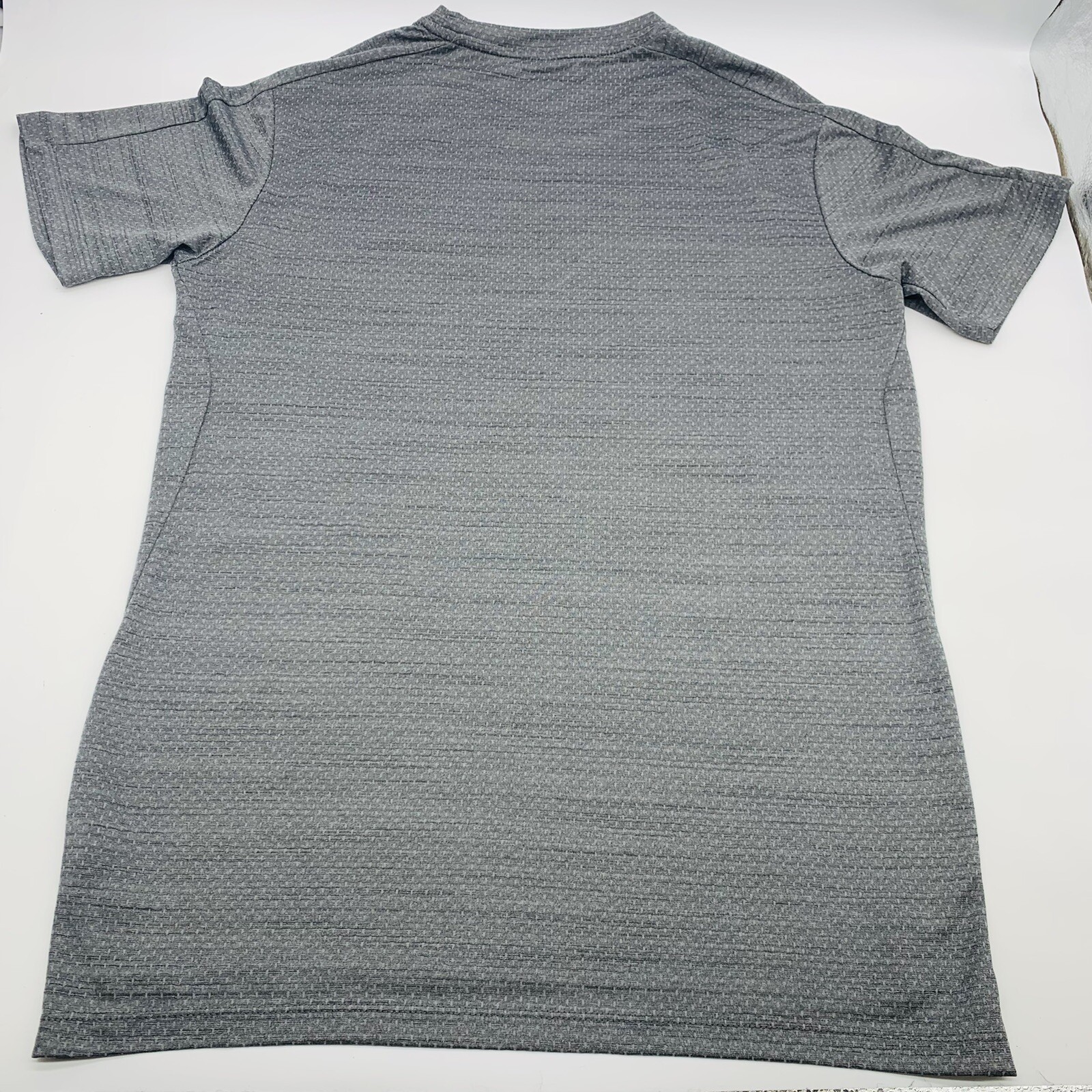 HIND RUNNING HYDRA MEN'S GREY SHORT SLEEVE T-SHIRT SIZE MEDIUM gallery