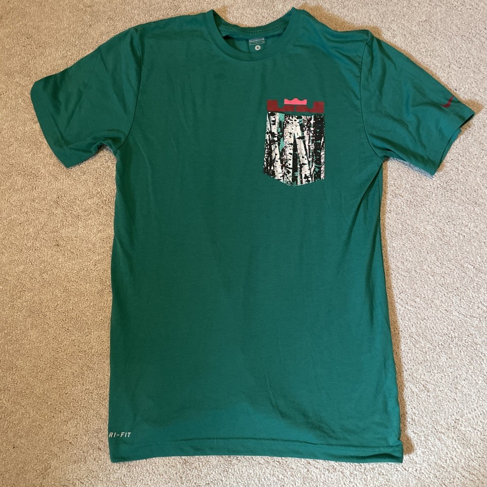 Nike Lebron James Men's Pocket T-Shirt Green Size Small