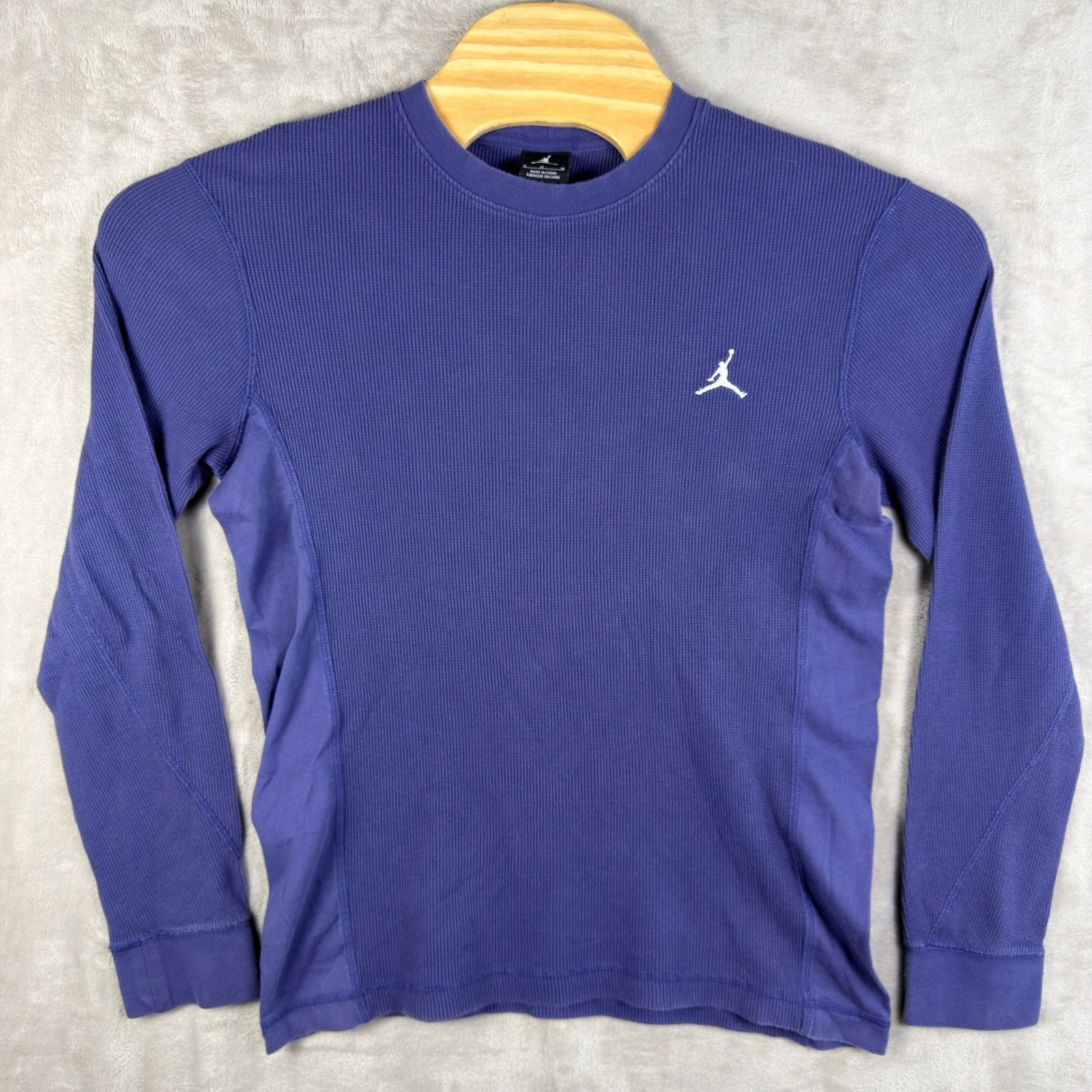Nike Air Jordan Thermal Long Sleeve Shirt Mens M Purple Waffle Knit 390195-499 gallery