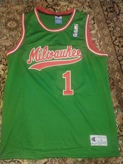 Unworn Large Oscar Robertson #1 Milwaukee Bucks Green NBA Basketball Jersey New
