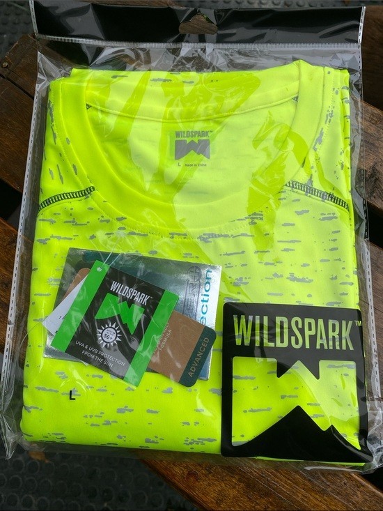 New WILDSPARK Men's Large Reflective Silver UPF 50+ Neon Yellow Mesh Underarm gallery
