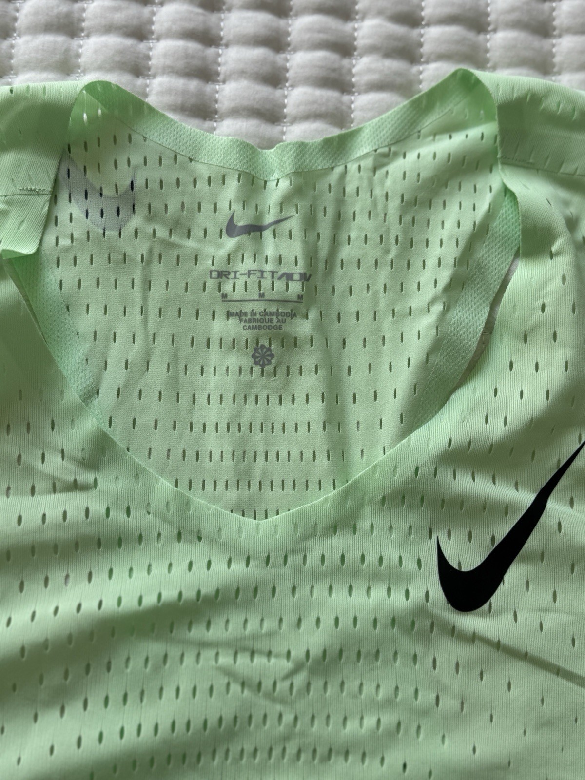 Nike Dri-FIT ADV AeroSwift Running Racing Singlet Tank Size Medium FN4231-376 gallery