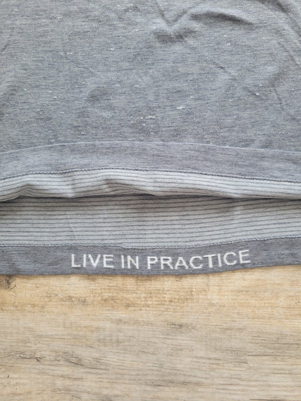 LULULEMON 🍉 Metal Vent Tech Short Sleeve Shirt Men's Size XLarge Gray & White gallery