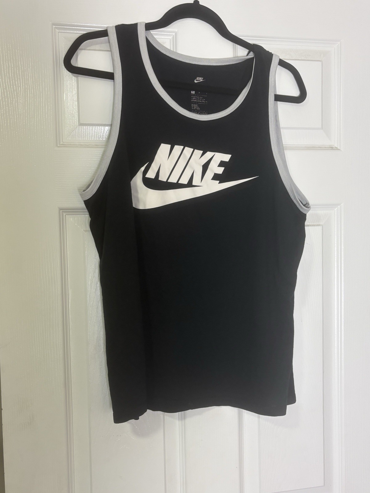 Nike Black and White Tank Top Mens Size Large Center Swoosh gallery