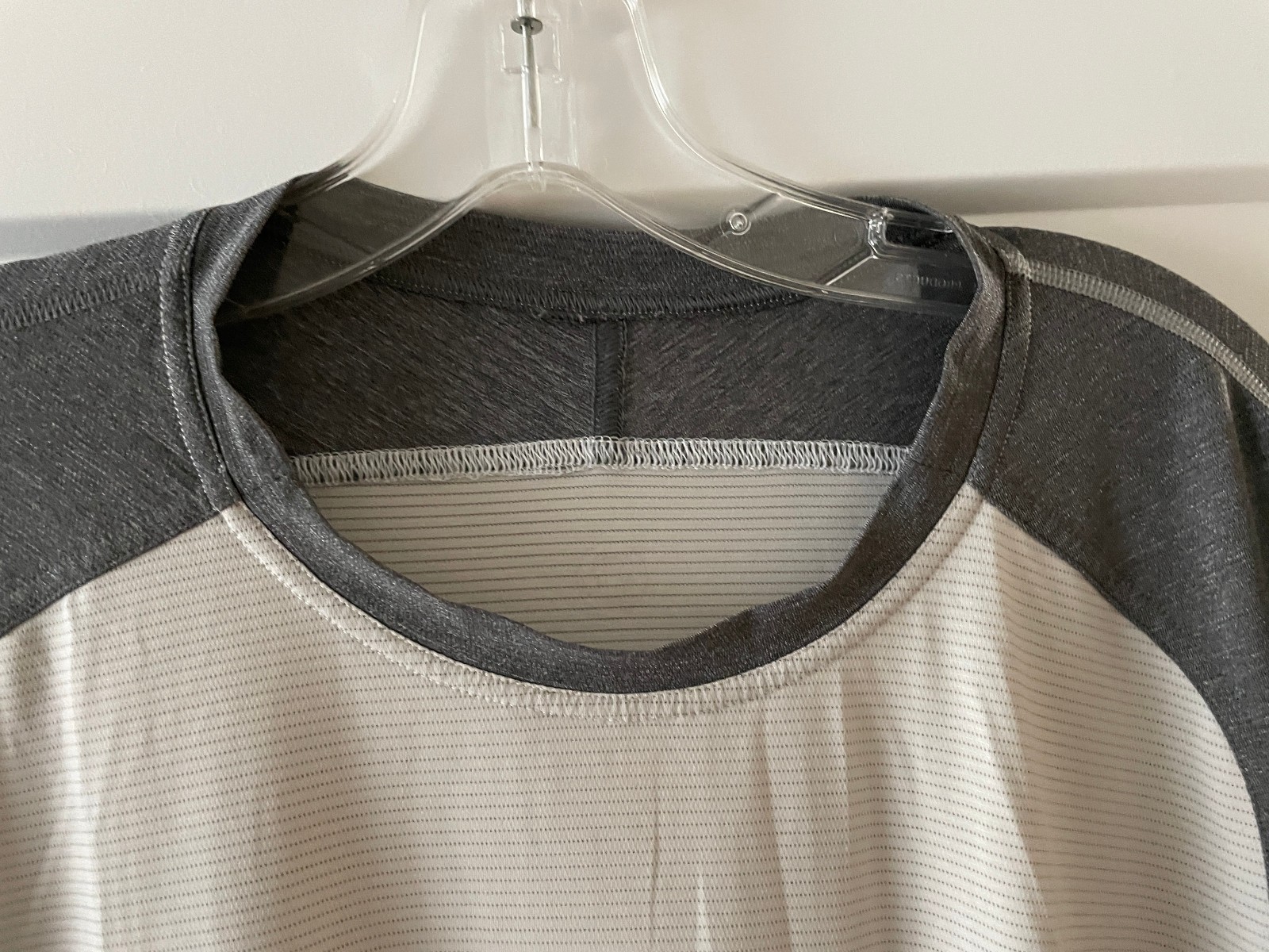 Lululemon Men's Short Sleeve Shirt - White/Gray XL gallery