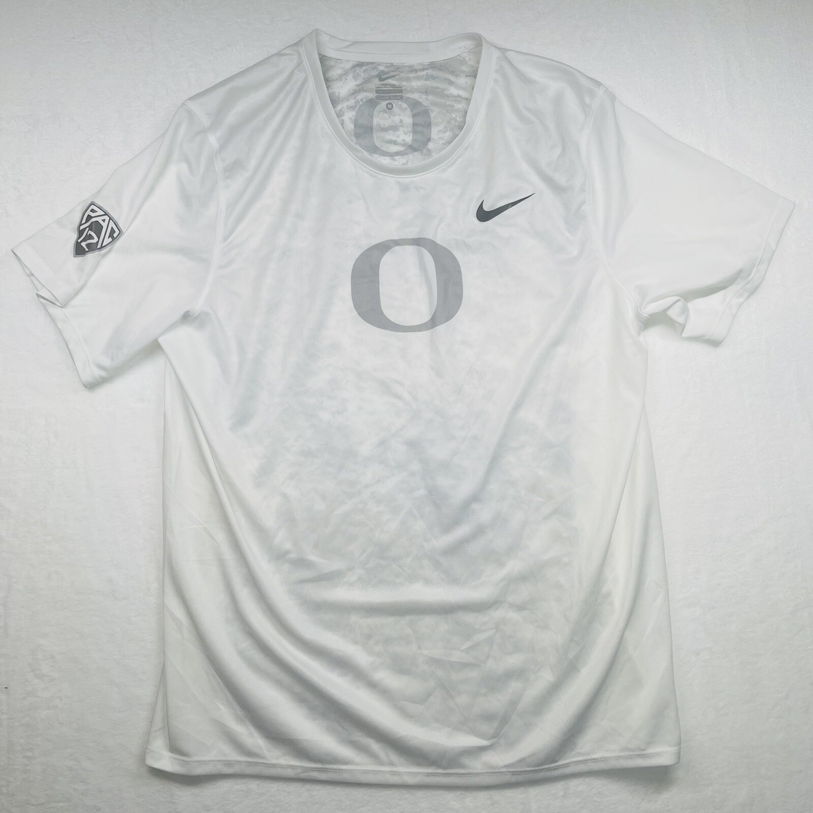 Nike Oregon Ducks Track & Field Team Issued Throwers Shirt Mens Size Medium RARE gallery