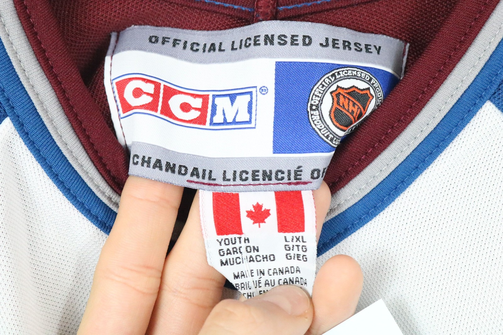 Colorado-Avalanche CCM jersey | Vintage logo hockey sweater | Long sleeve V-neck gallery