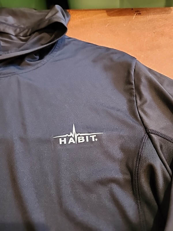 Habit Solar Factor 40+ Performance Men's MEDIUM L/S Black Hooded Shirt EUC. GB29 gallery