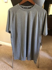 Kenneth Cole Tech Raglan Short Sleeve Active Running Workout Tee – Large