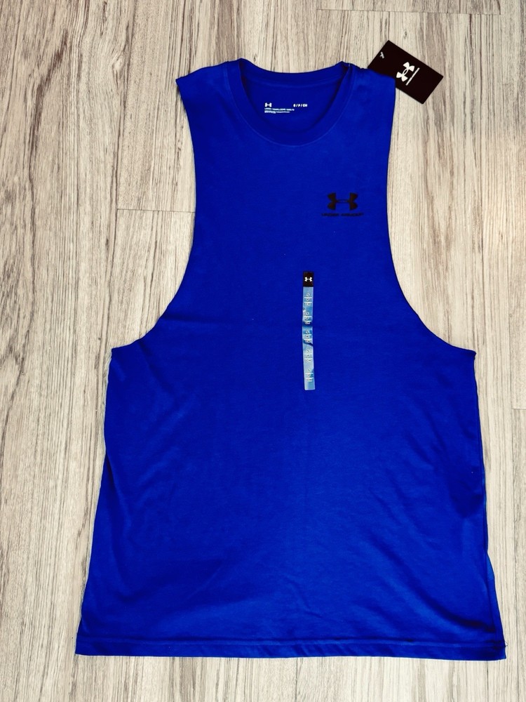 NWT Men’s Size S Under Armour Left Chest Cut Off Tank Top Shirt 1329286-611 $25