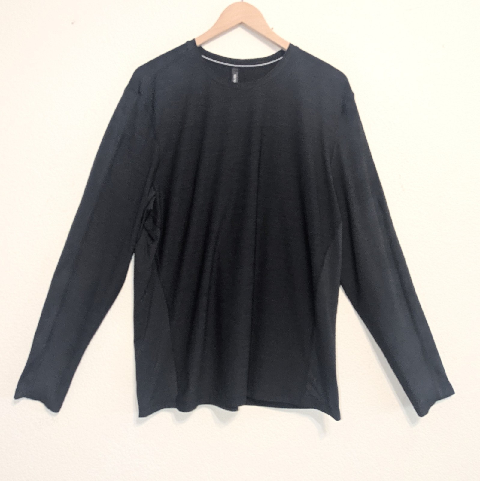 Ten Thousand Shirt Mens The Versatile Long Sleeve Activewear Size XL Black gallery