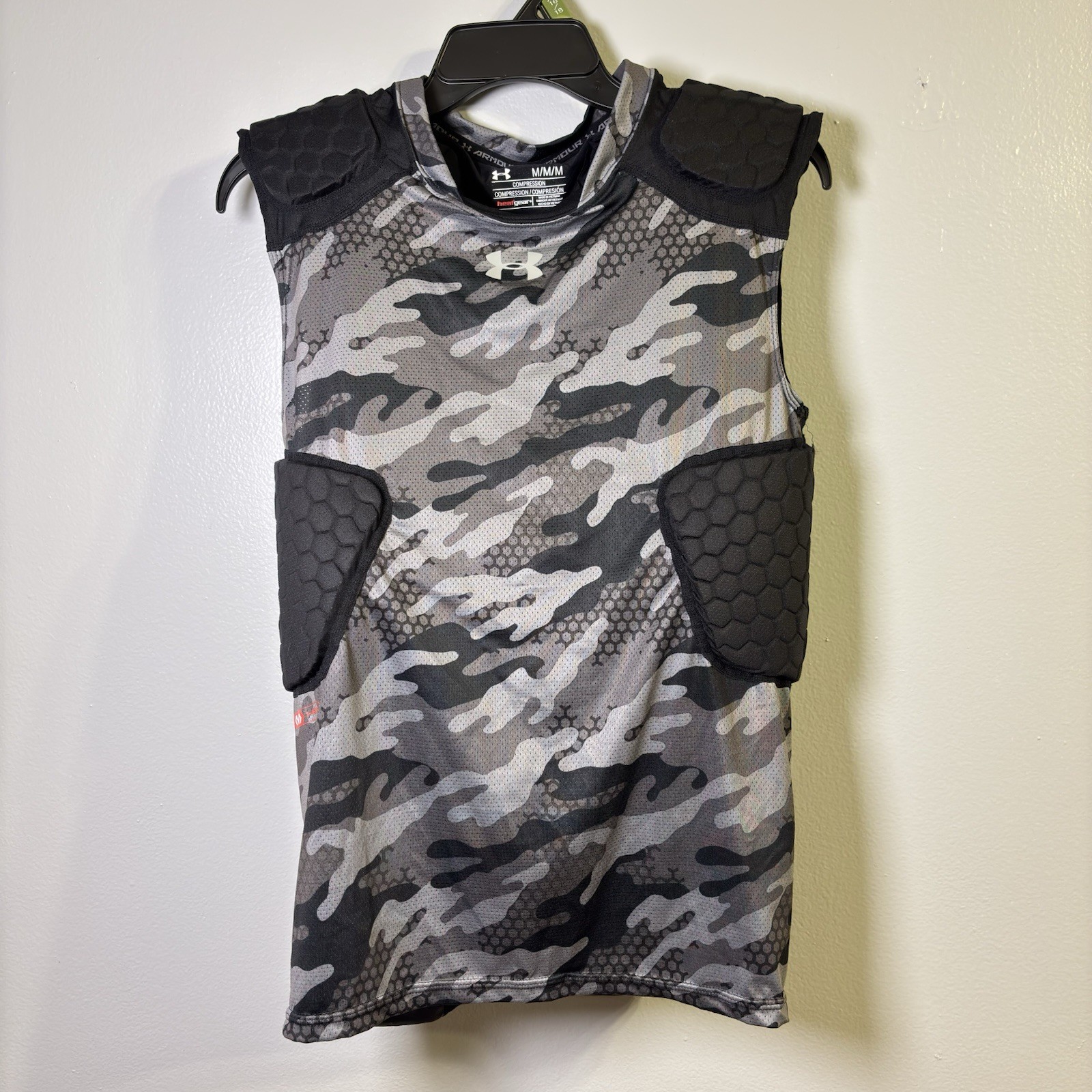 Under Armour Kids Gameday Pro Padded Football Shirt Camo HEX 5-Pad Youth Medium gallery