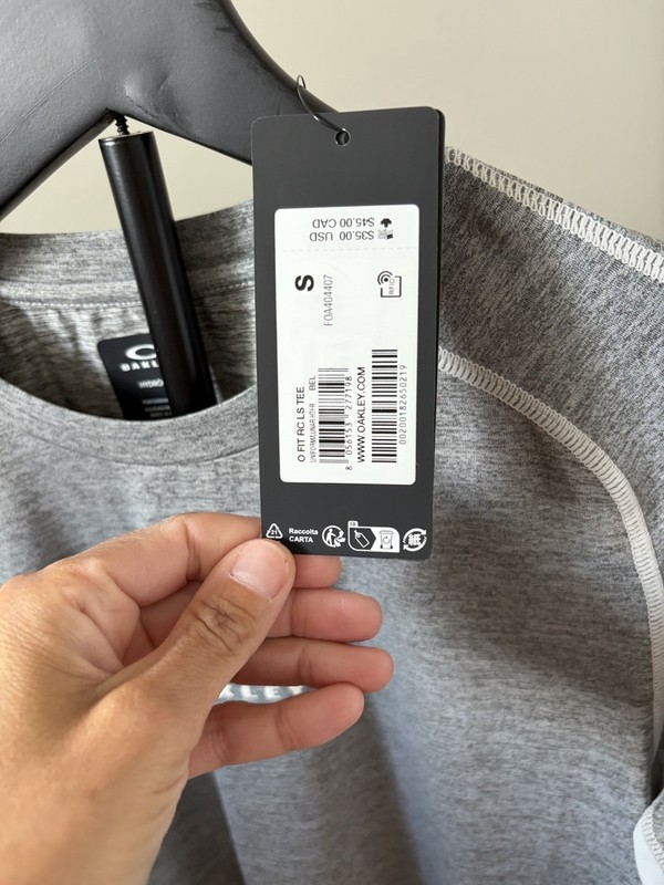 Oakley Hydrolix Performance Fit Long Sleeve Crew Neck Tee Gray/White Men's S gallery