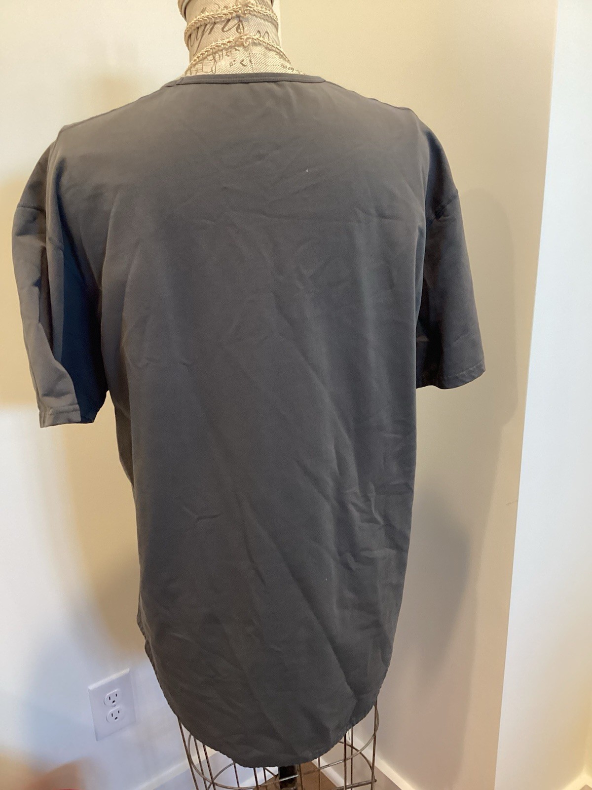 BYLT Basics Drop-Cut T-Shirt Gray Men’s XL • Curved Hem • Everyday Tee gallery