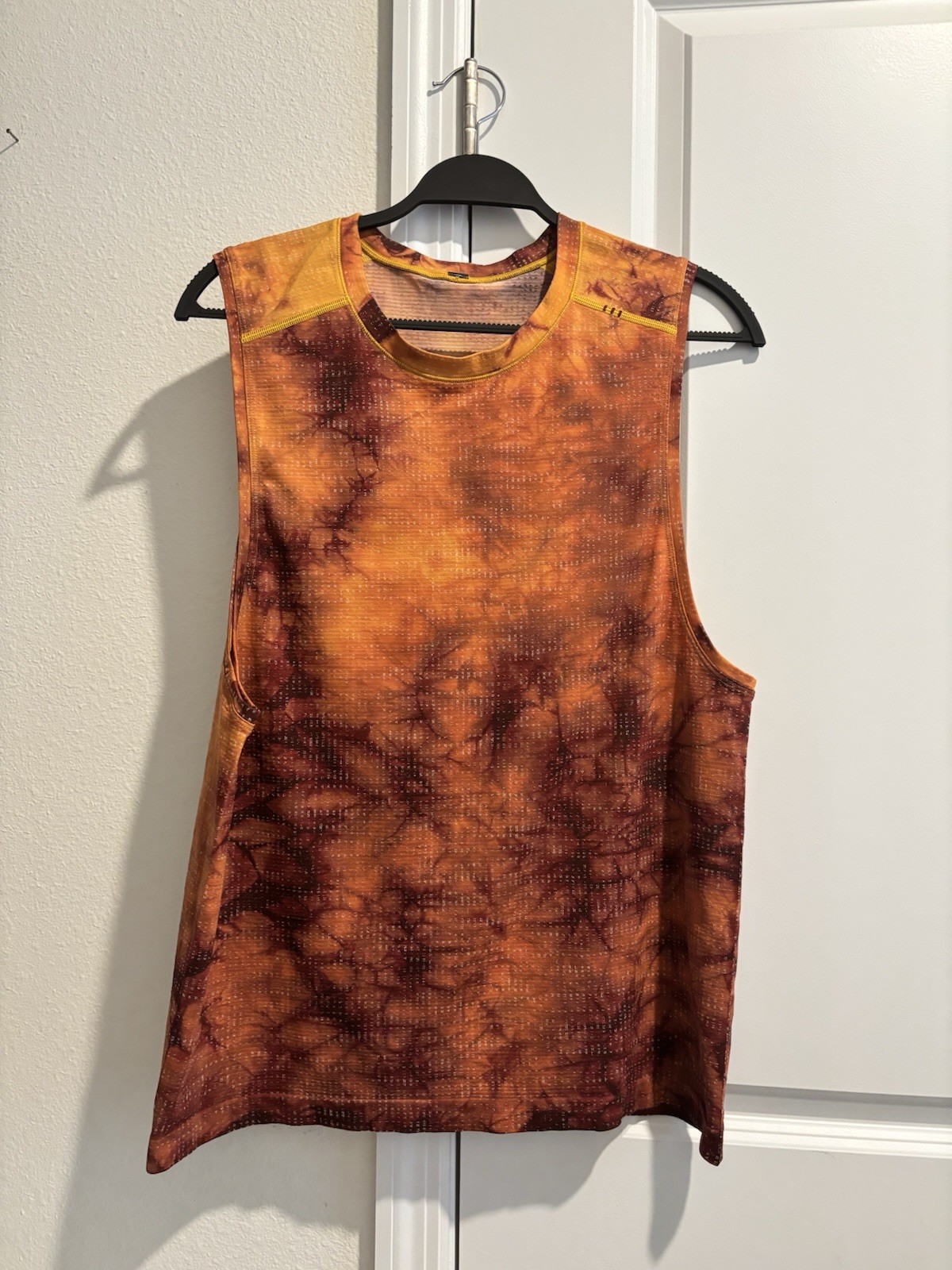 Lululemon Men’s Training Tank Top Size M Orange Brown Tie Dye Athletic Gym gallery