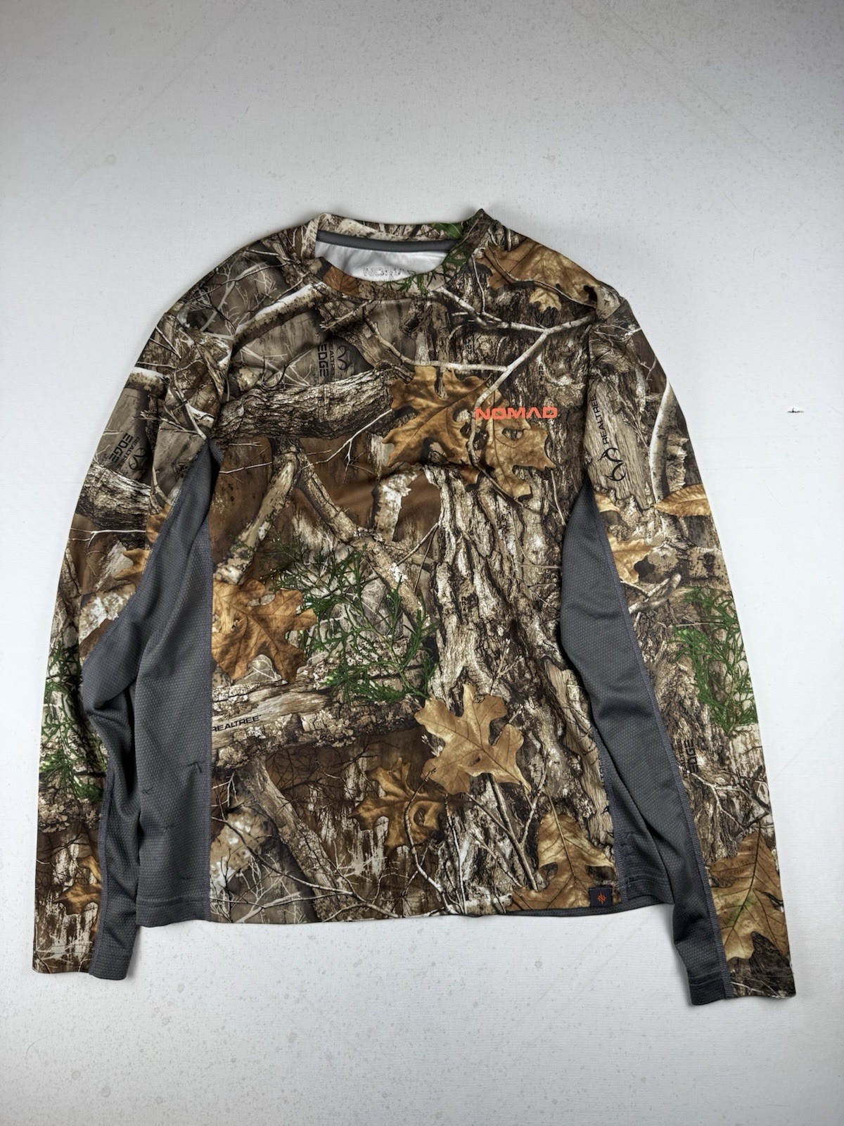 Realtree Nomad Men's Small Camo Long Sleeve Crew Neck Hunting Shirt gallery