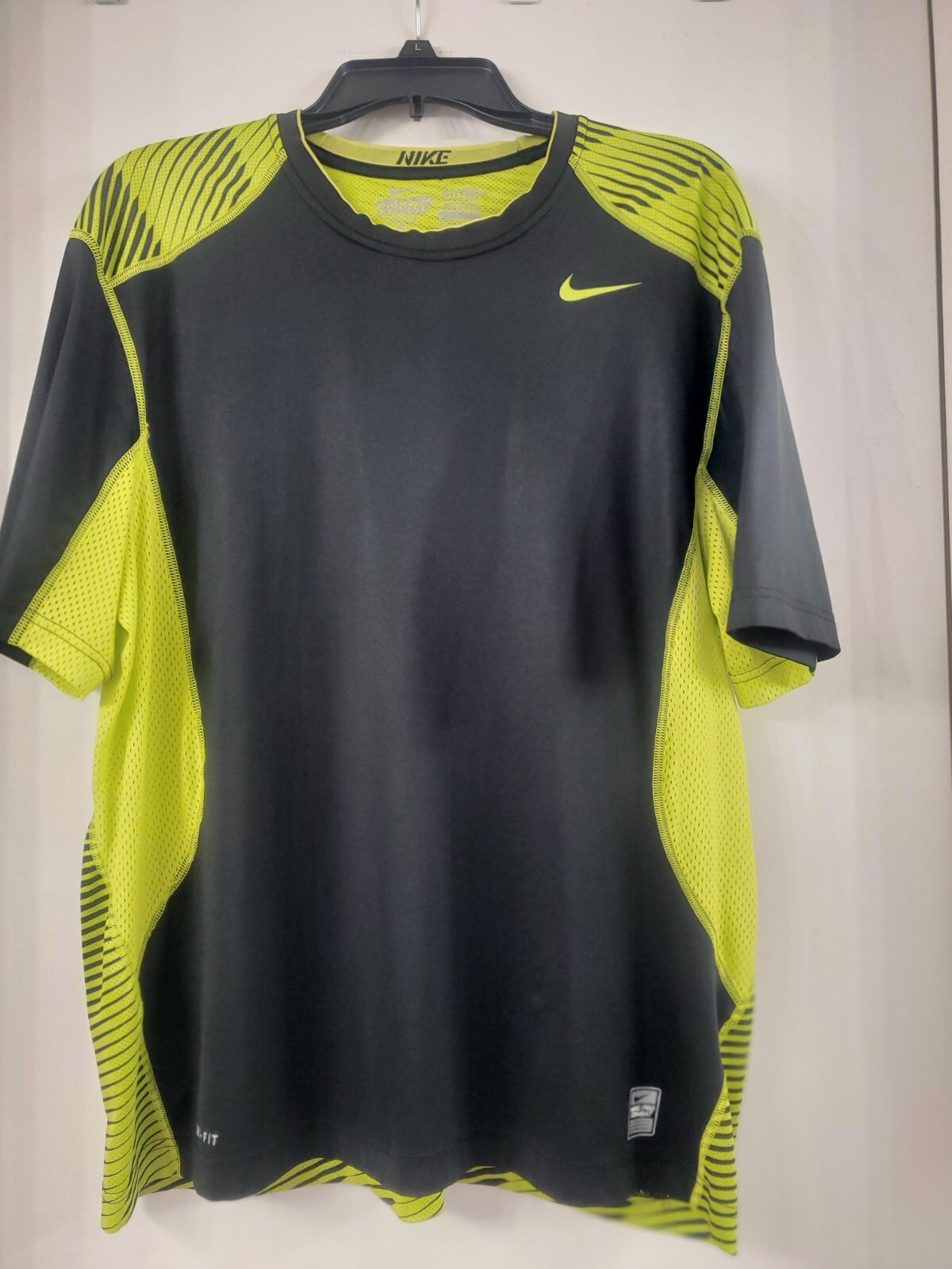 Nike dri fit Shirt Men's Extra Large Yellowish green and black gallery