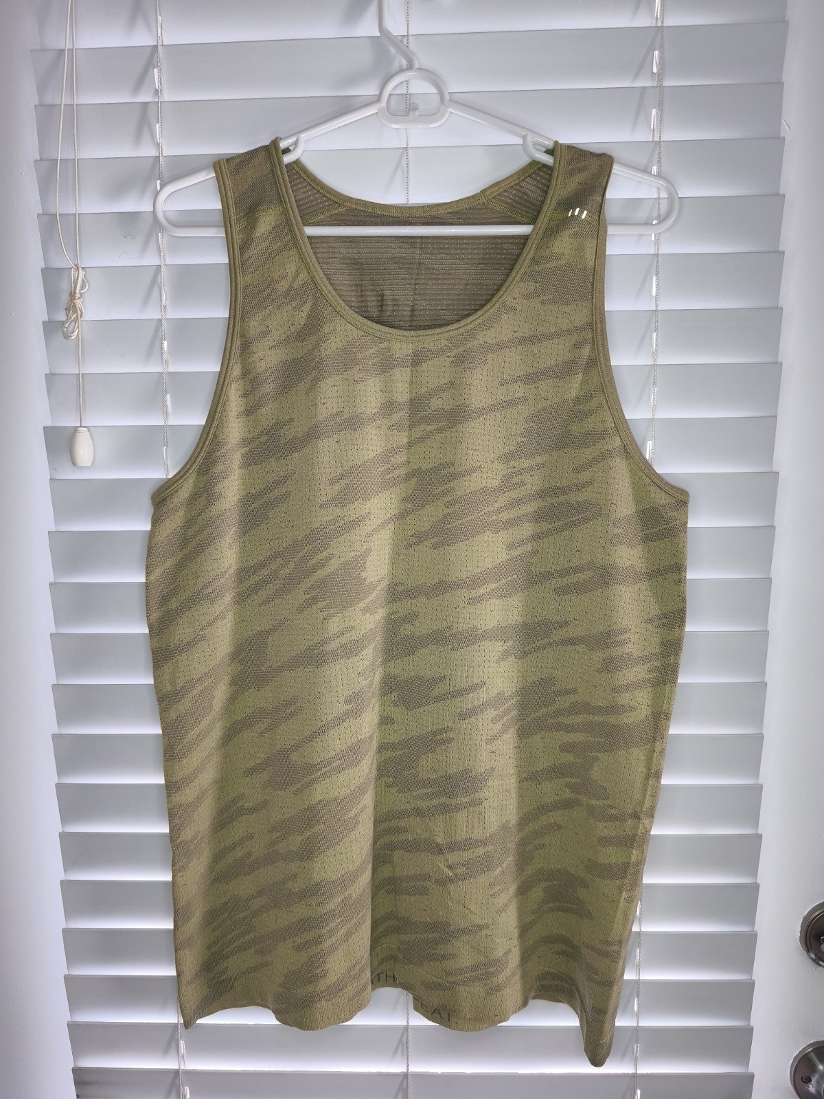 Lululemon Metal Vent Breathe Tank Top Mens Large Green Camo Mesh Running Gym L gallery
