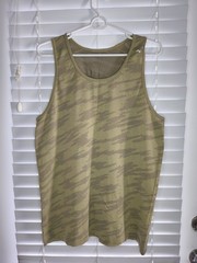 Lululemon Metal Vent Breathe Tank Top Mens Large Green Camo Mesh Running Gym L