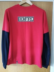 Bonfire Snowboarding Long Sleeve T-Shirt Size M (VGC) Red w/ Black Sleeves Retro
