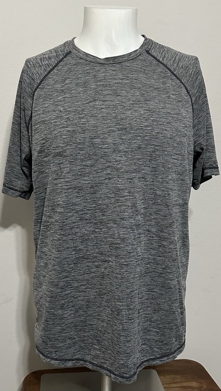 Gap Fit Dry Men’s Size Small Training Short Sleeve Performance Gray T Shirt EUC gallery