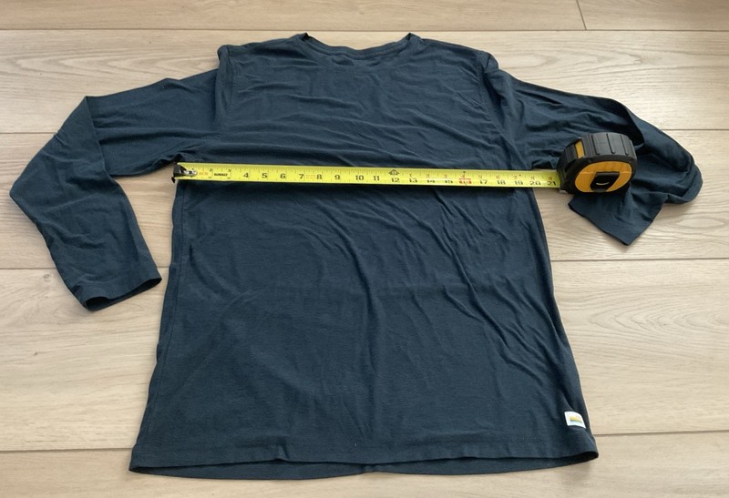 Vuori Strato Tech Long Sleeve Performance Tee Blue Men’s L gallery