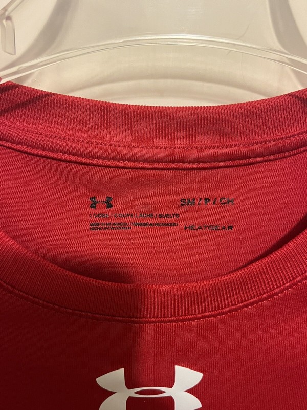 Red Under Armour Small S Loose Long Sleeve T Shirt Men’s Pull Over gallery