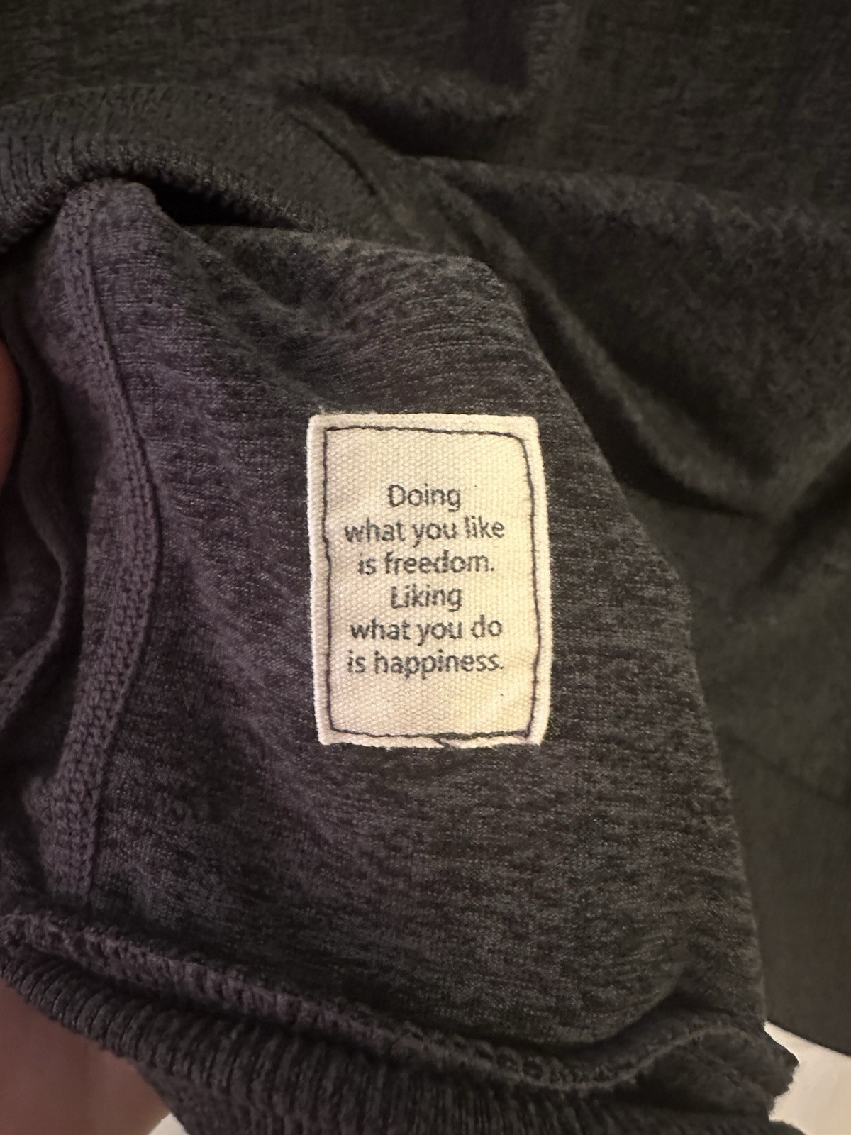 VUORI Ponto Performance Crew Sz XL Charcoal Heather Dreamknit 4 Way Stretch EUC! gallery